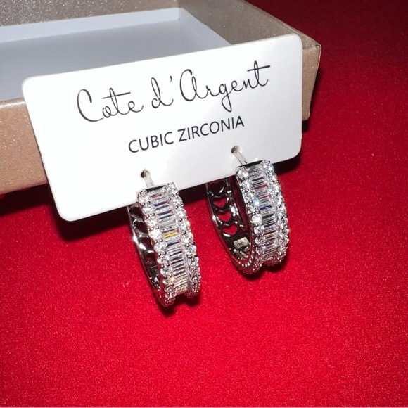 Cubic Zirconia Sterling SilverEarrings. NEW